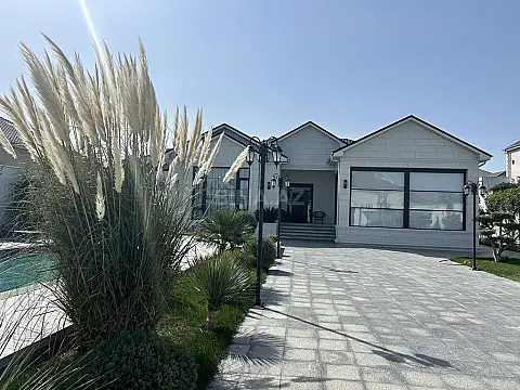 Satılır 4 otaqlı həyət evi 350 m²