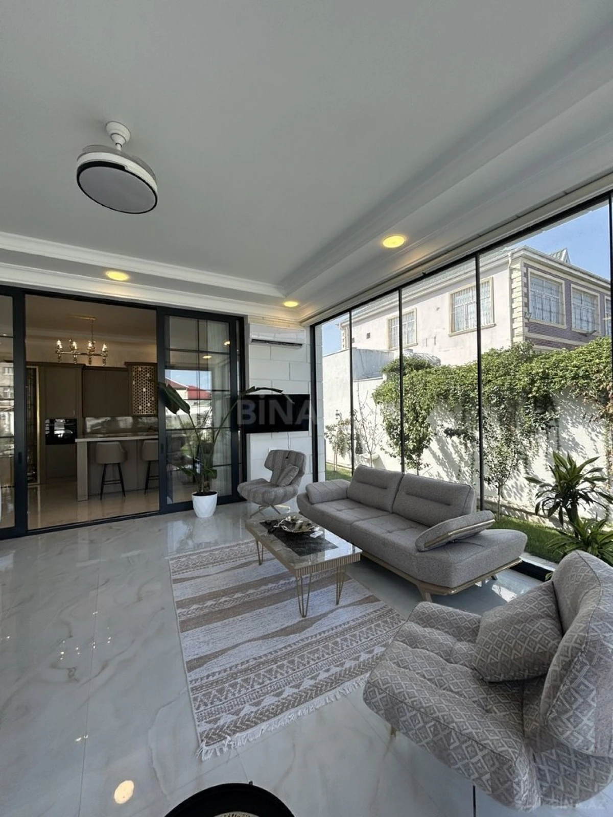 Satılır 4 otaqlı həyət evi 350 m²