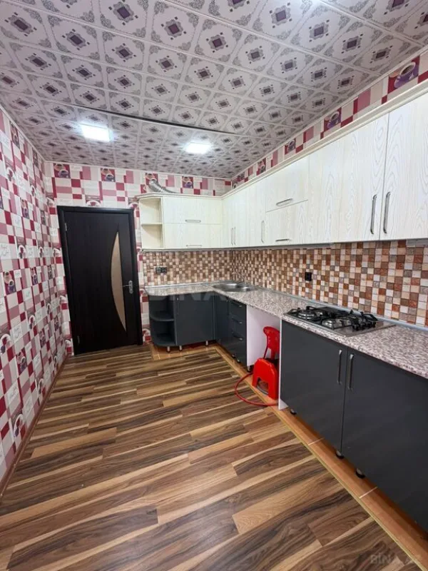 Satılır 2 otaqlı mənzil 76 m²