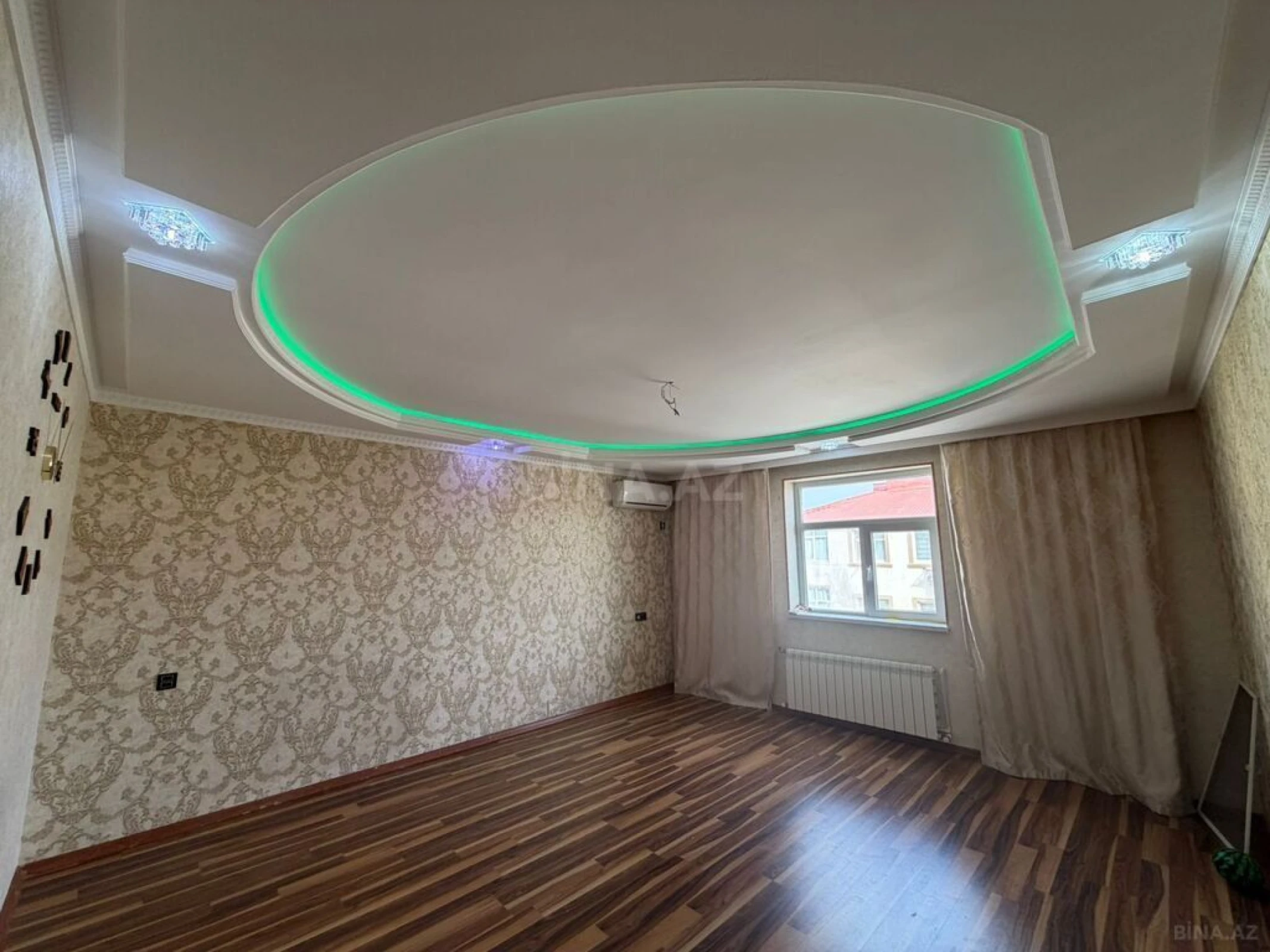 Satılır 2 otaqlı mənzil 76 m²