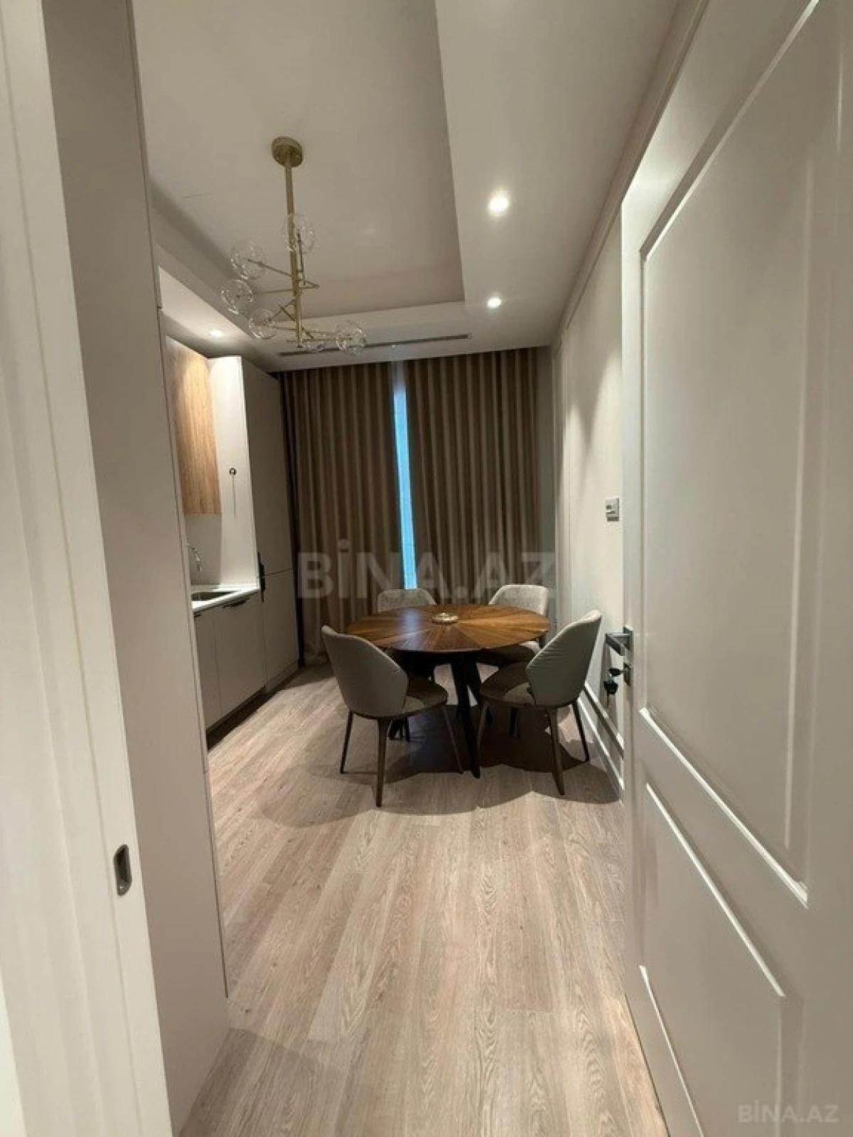 Kirayə verilir 3 otaqlı mənzil 105 m²