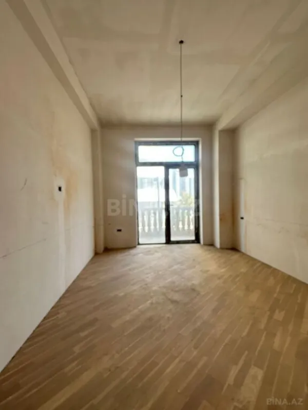 Satılır 3 otaqlı mənzil 130 m²