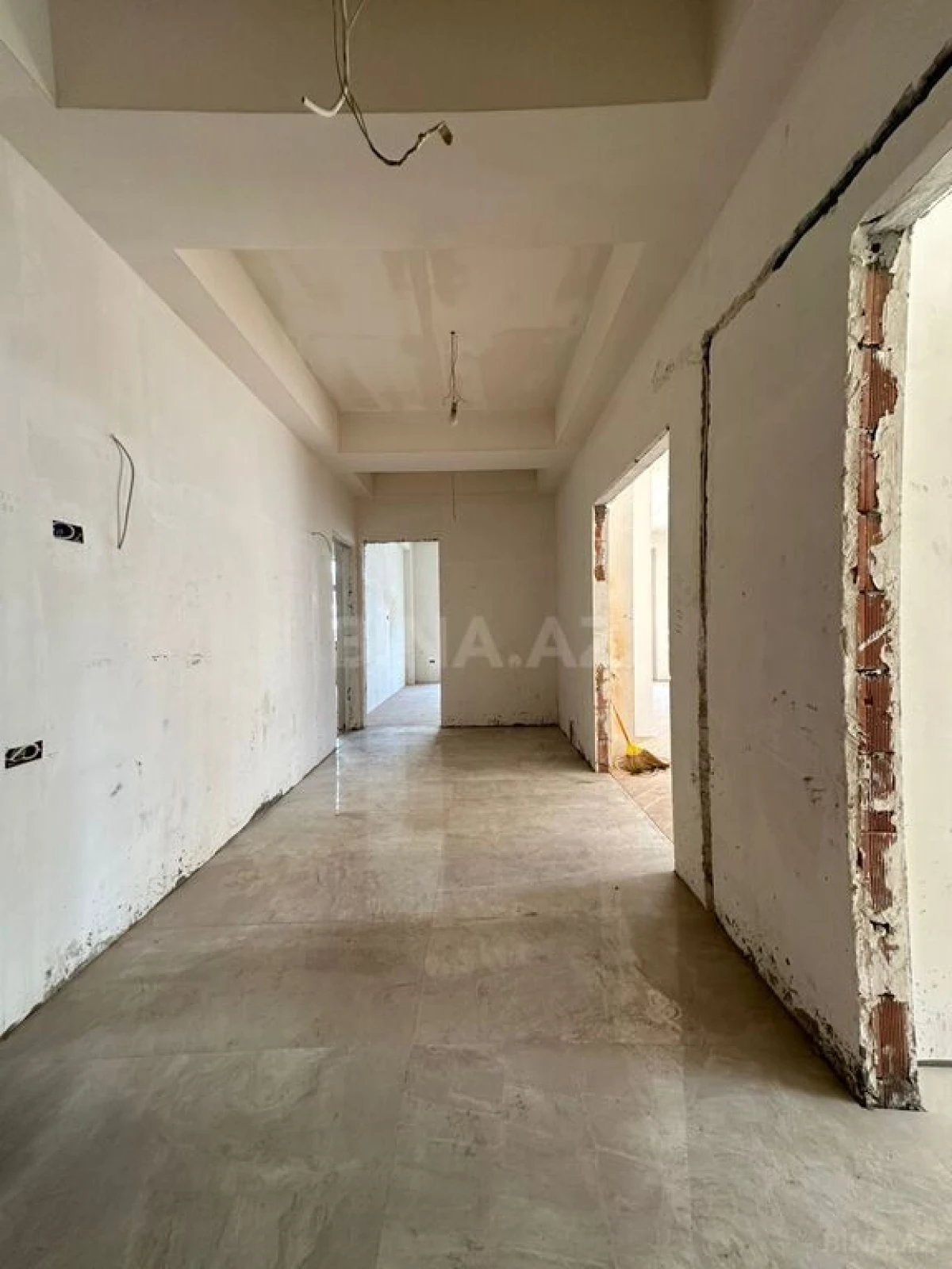 Satılır 3 otaqlı mənzil 130 m²