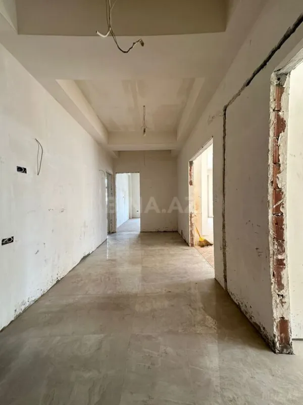 Satılır 3 otaqlı mənzil 130 m²