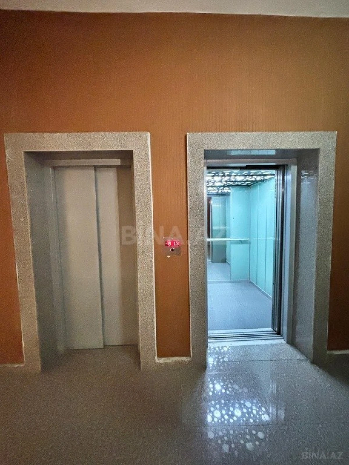 Satılır 4 otaqlı mənzil 228 m²