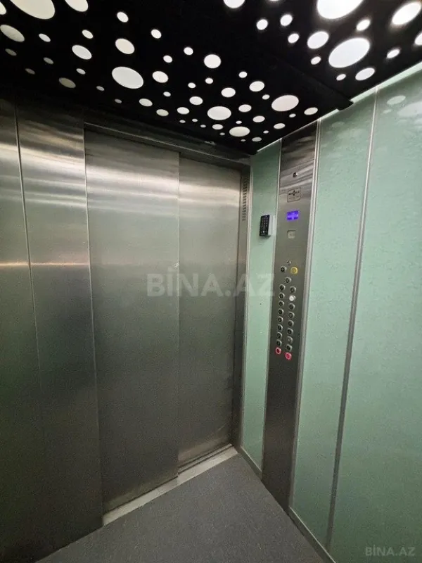 Satılır 4 otaqlı mənzil 228 m²