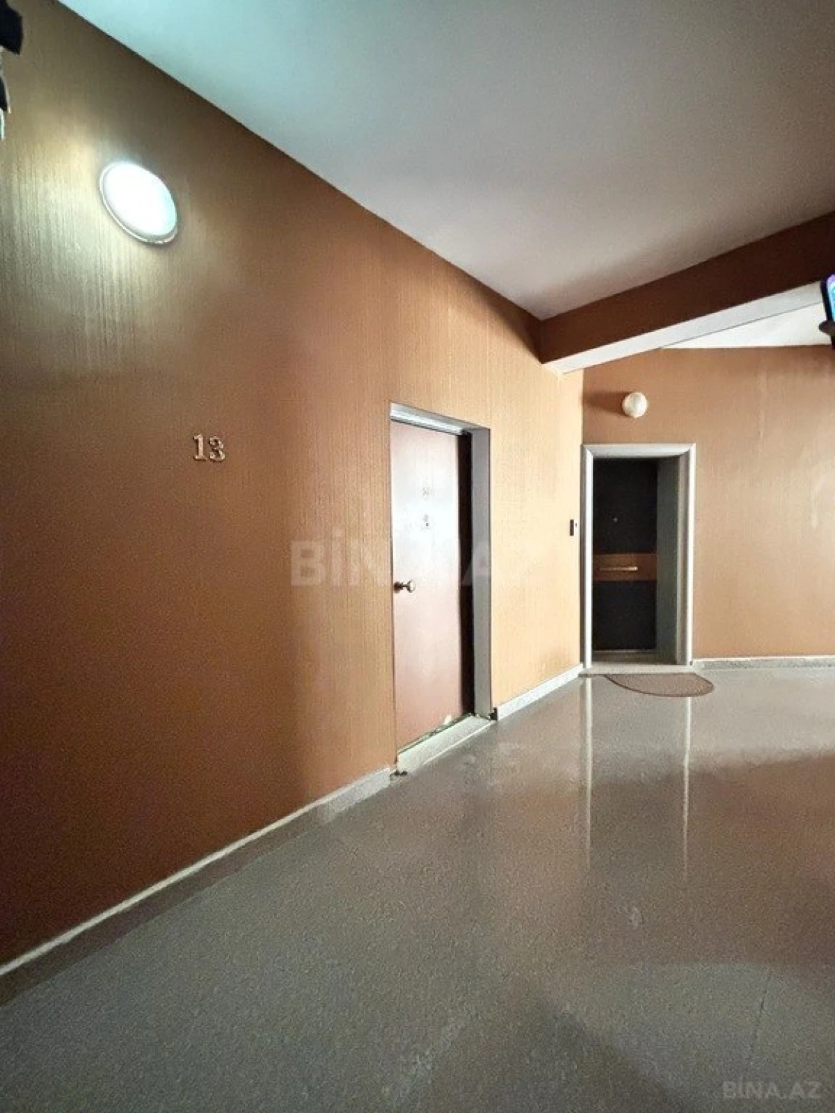 Satılır 4 otaqlı mənzil 228 m²