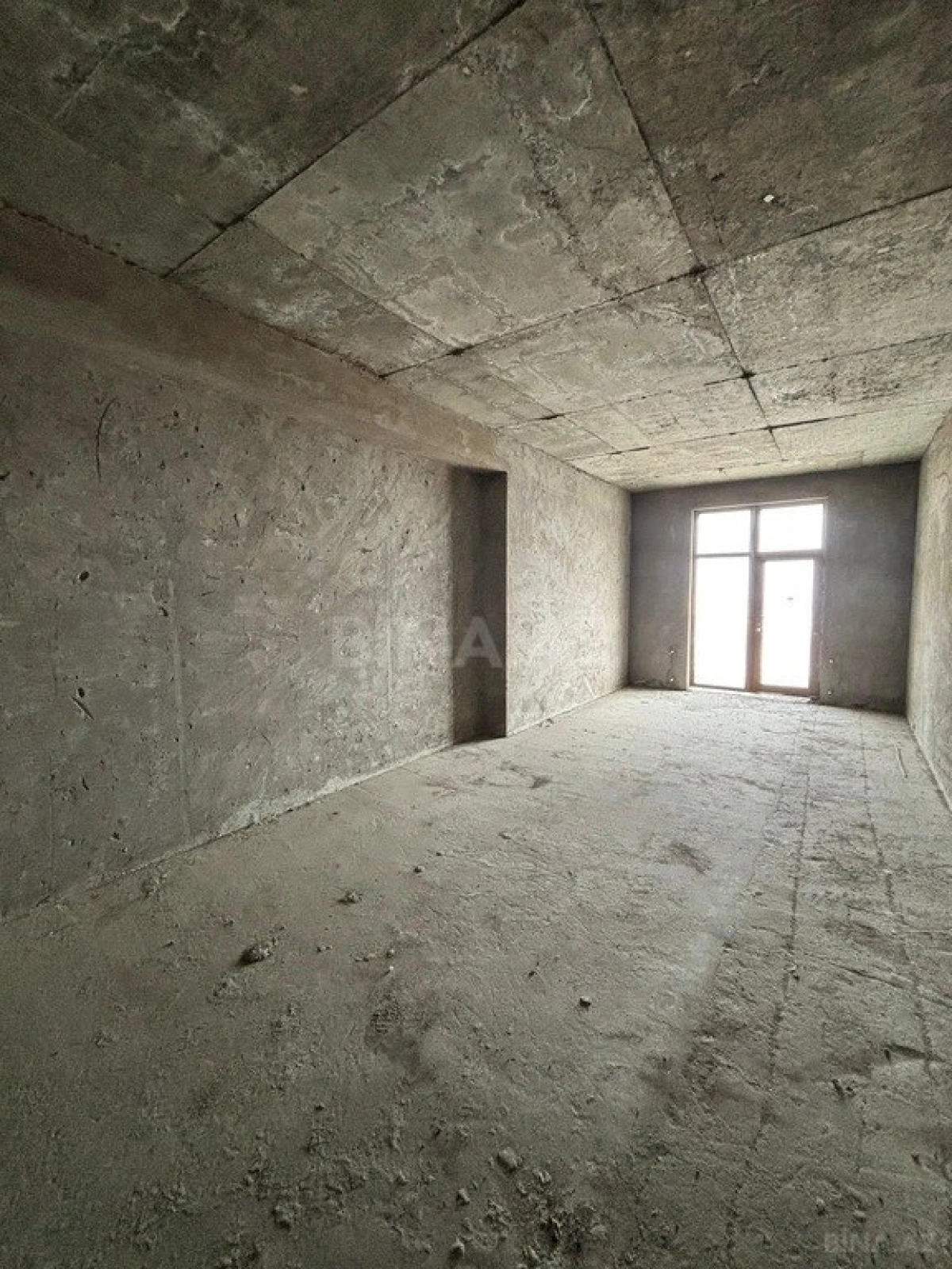 Satılır 4 otaqlı mənzil 228 m²