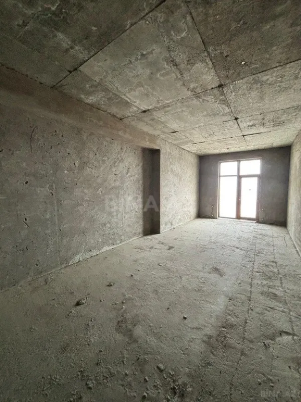 Satılır 4 otaqlı mənzil 228 m²