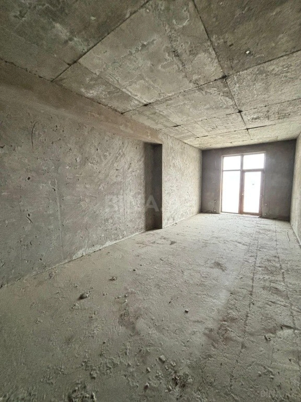 Satılır 4 otaqlı mənzil 228 m²