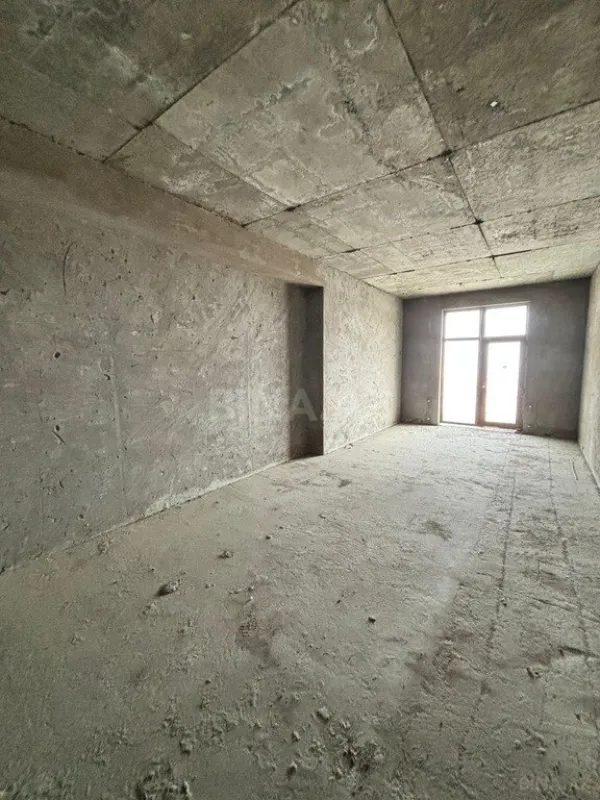 Satılır 4 otaqlı mənzil 228 m²