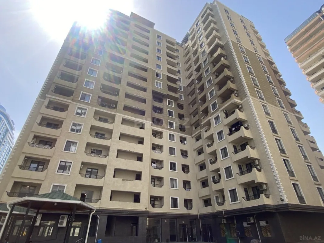 Satılır 3 otaqlı mənzil 105 m²