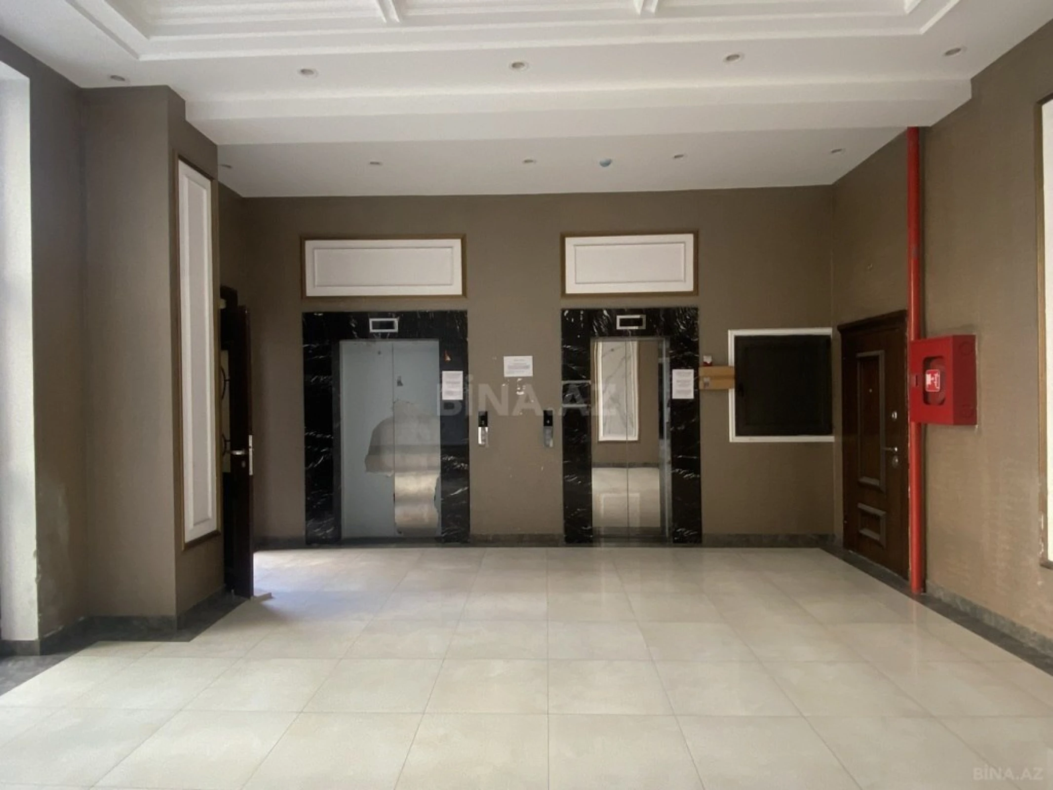 Satılır 3 otaqlı mənzil 105 m²