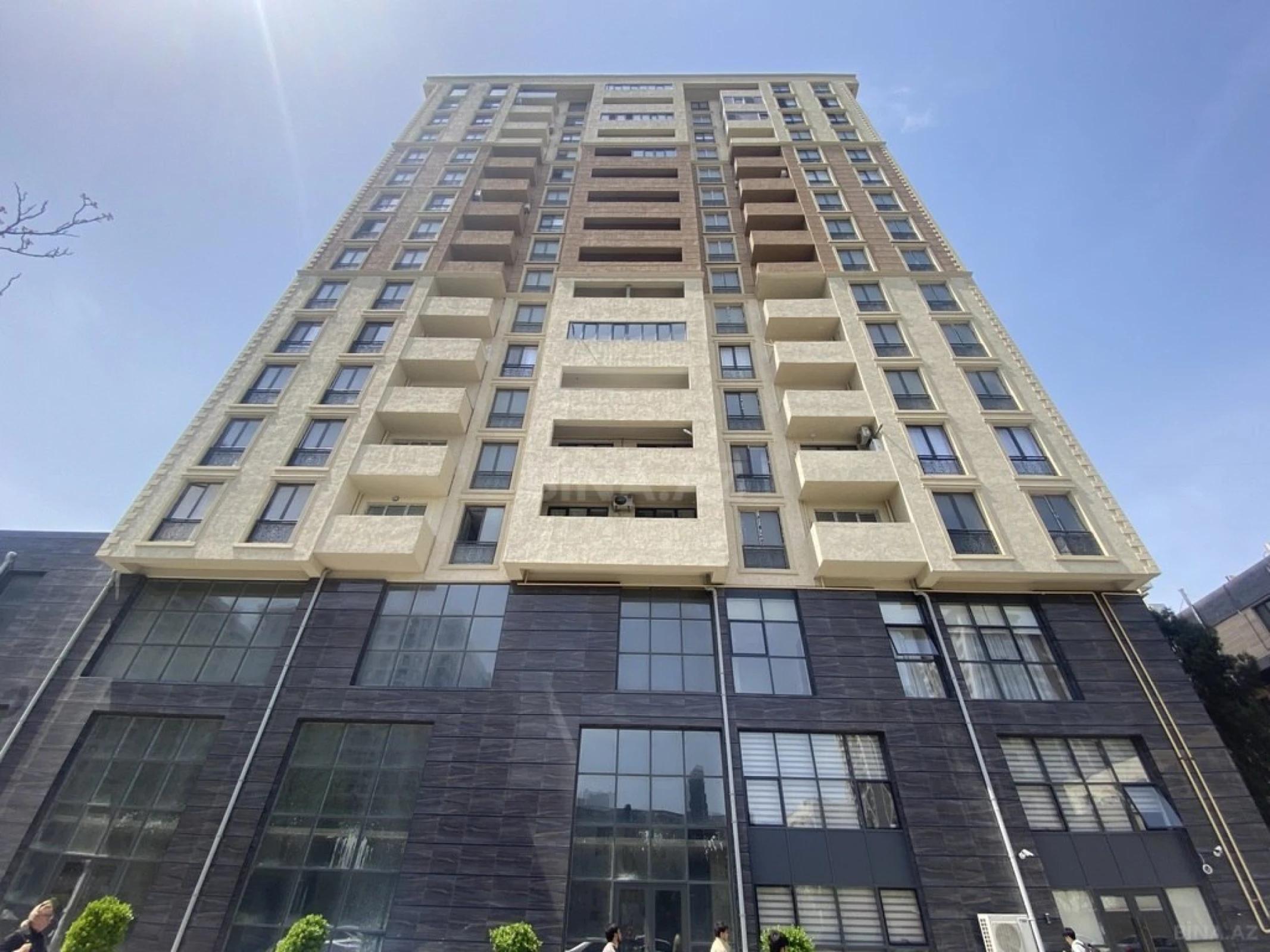 Satılır 3 otaqlı mənzil 105 m²
