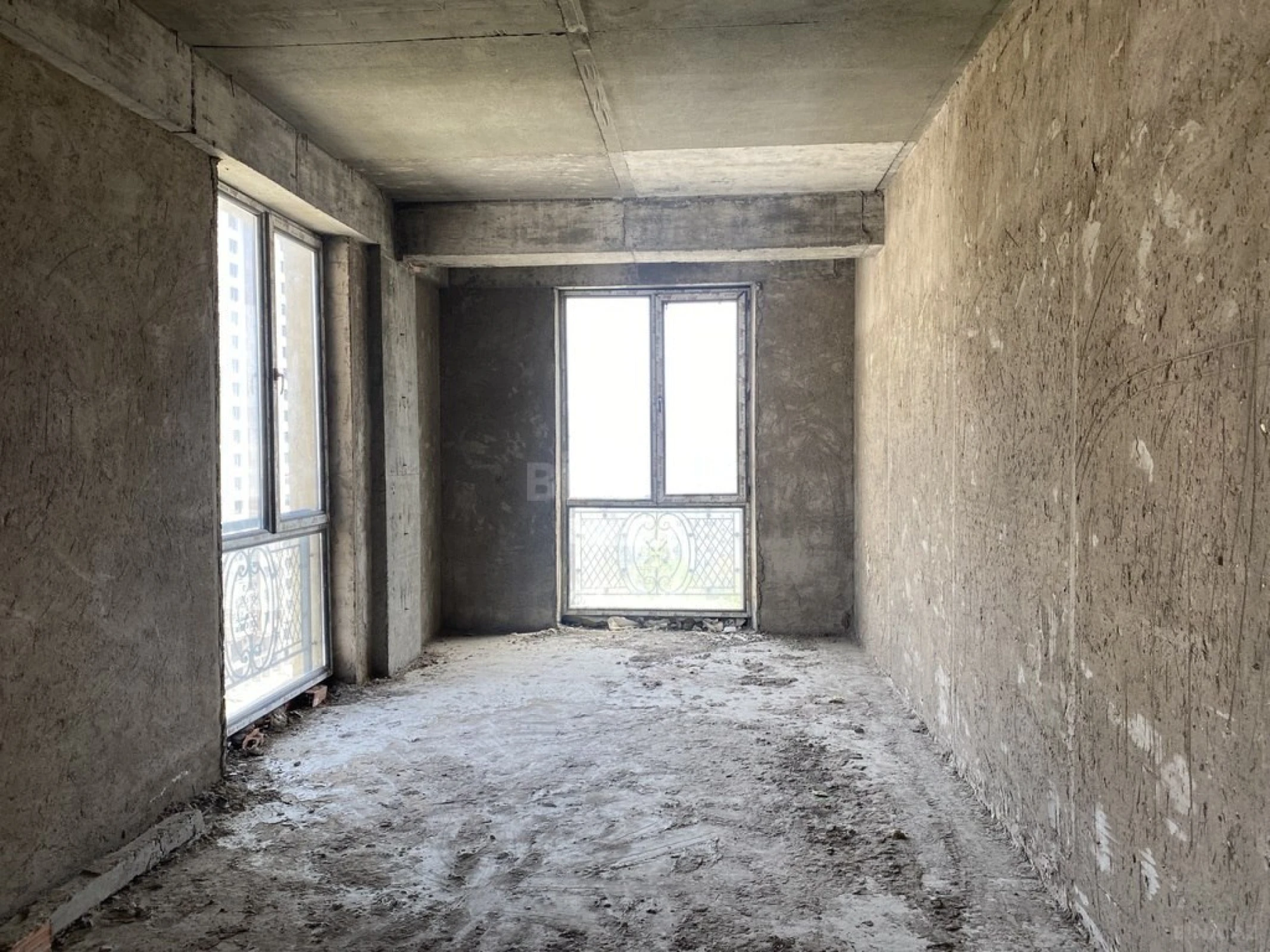 Satılır 3 otaqlı mənzil 105 m²