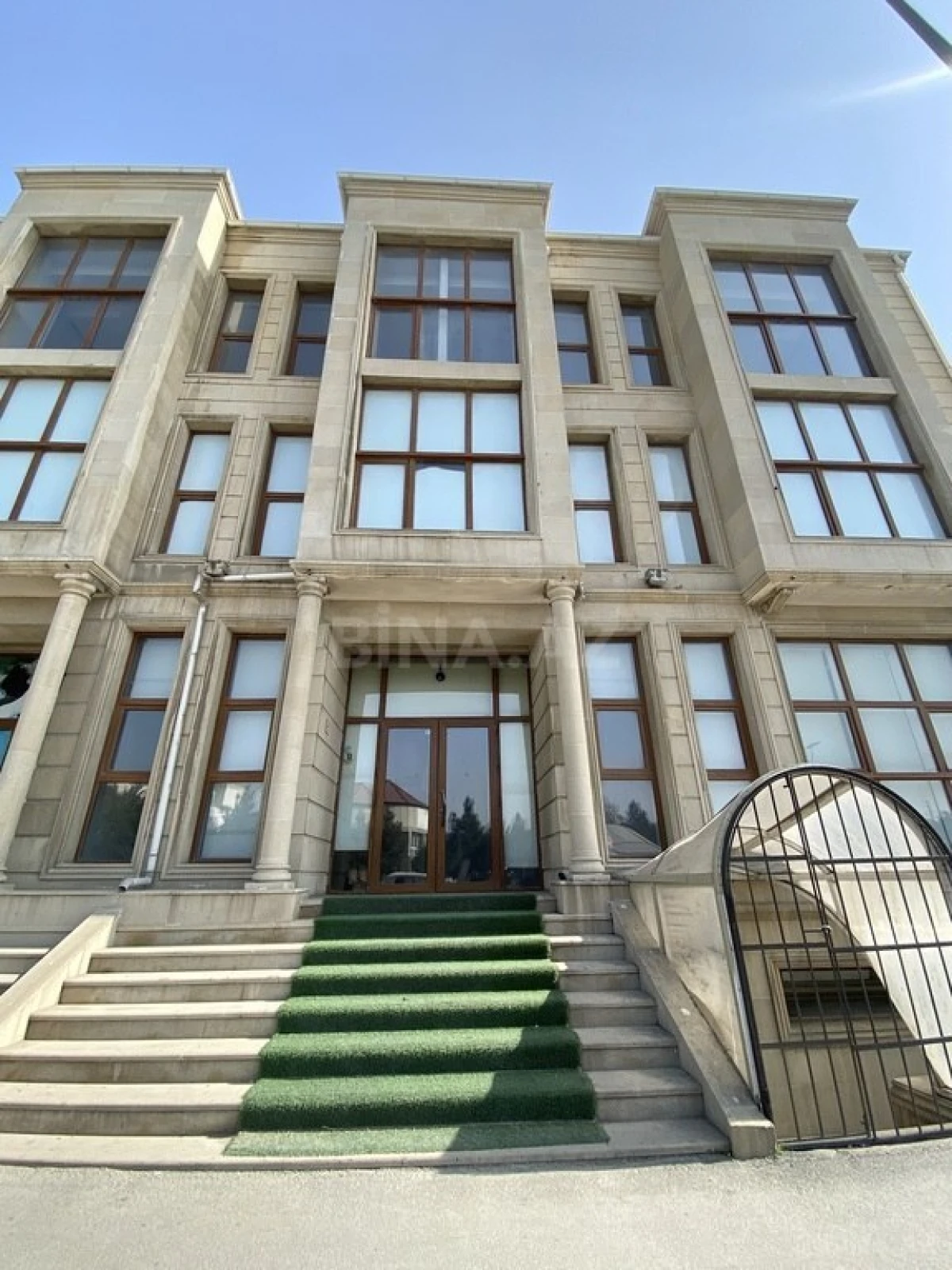 Kirayə verilir obyekt 800 m²