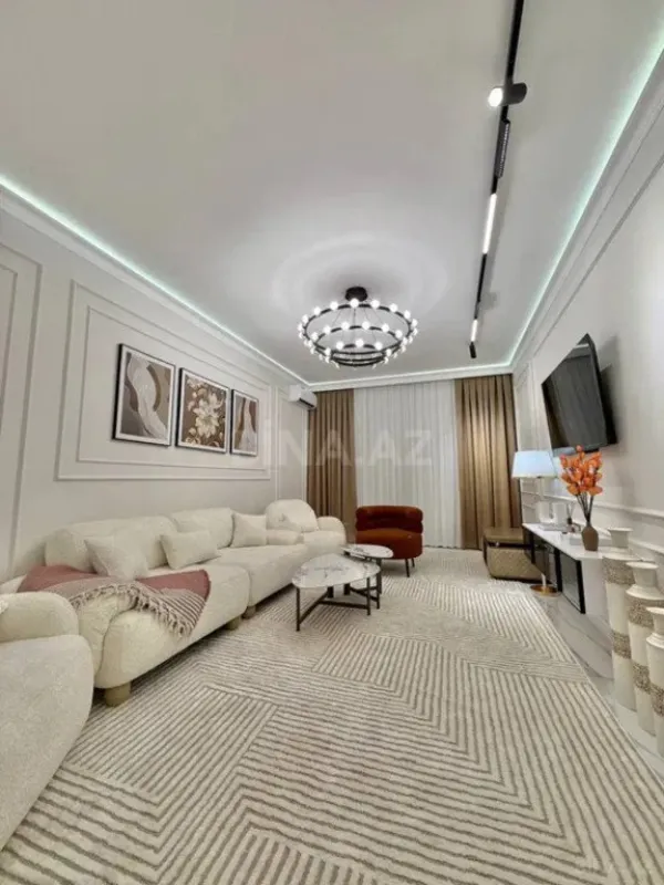 Kirayə verilir 2 otaqlı mənzil 90 m²