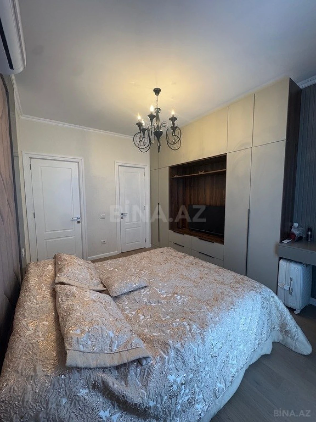 Satılır 3 otaqlı mənzil 83 m²
