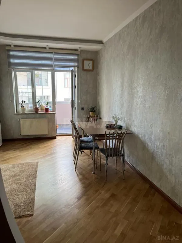 Satılır 3 otaqlı mənzil 165 m²