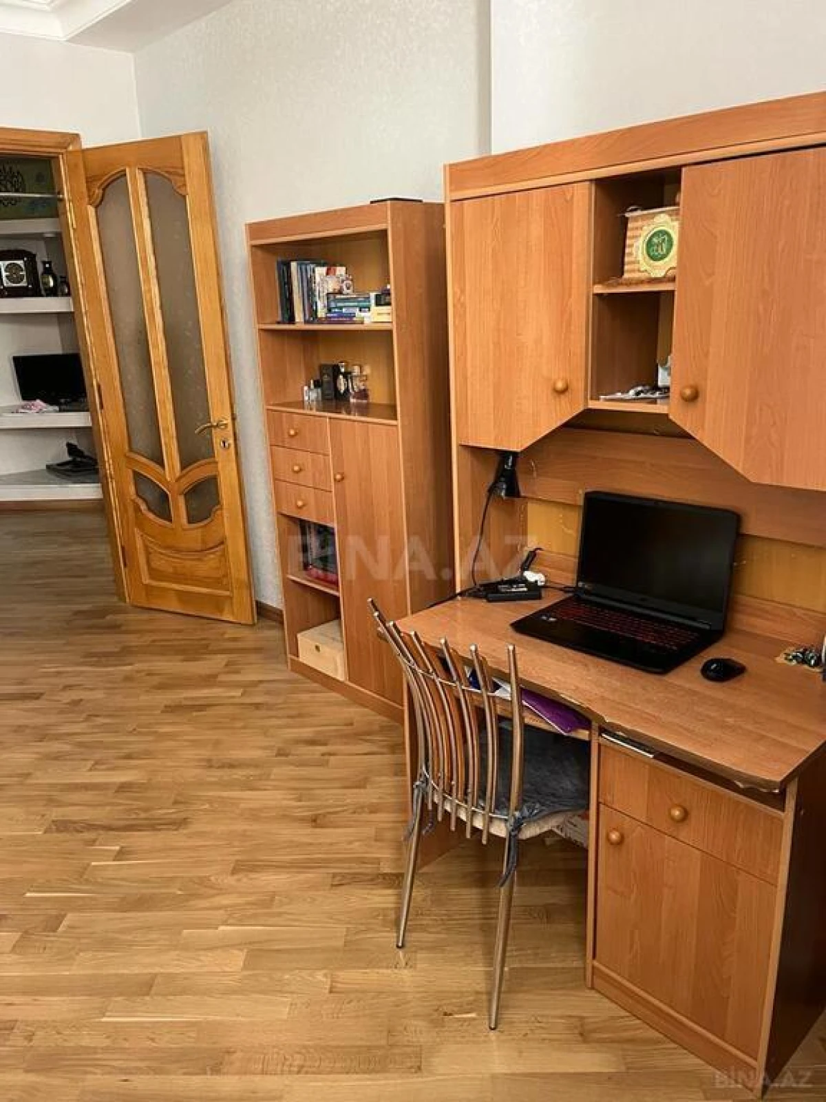 Satılır 3 otaqlı mənzil 165 m²