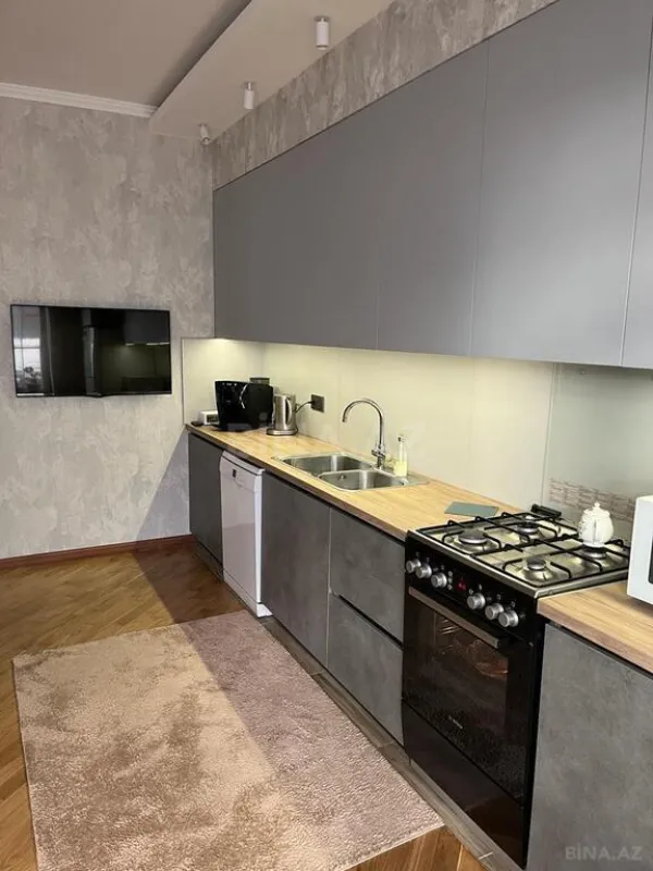 Satılır 3 otaqlı mənzil 165 m²