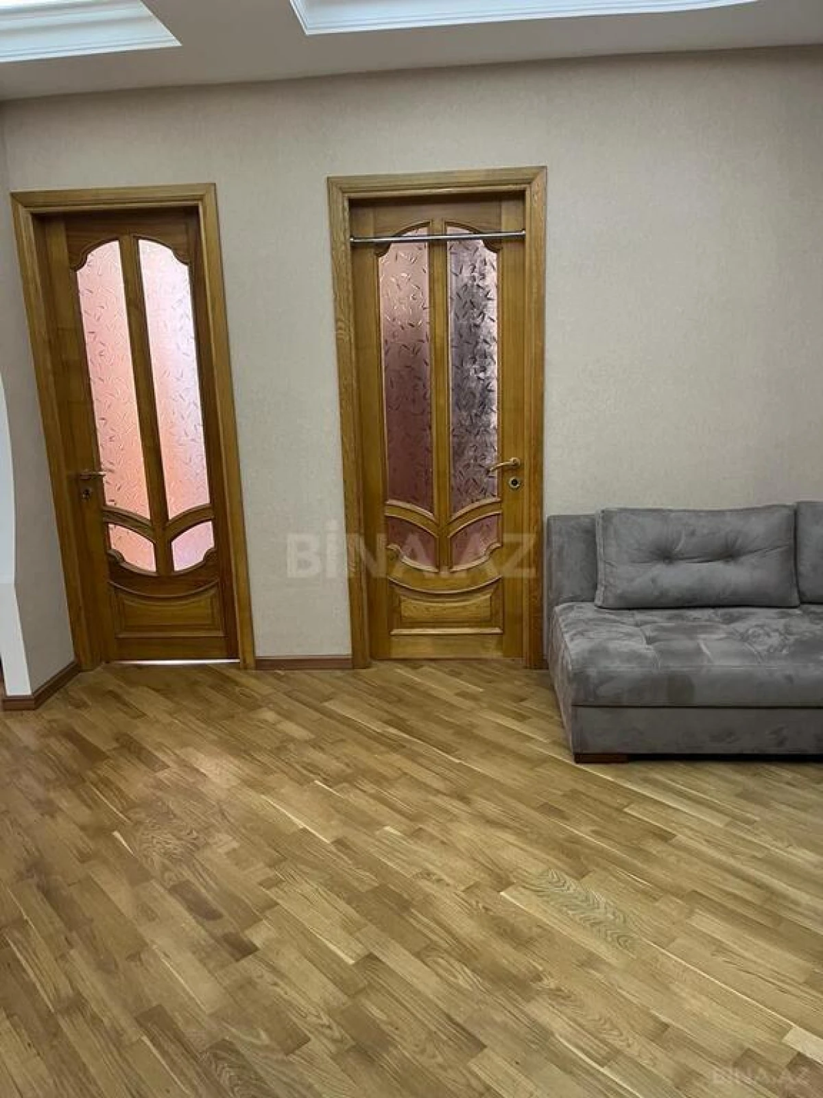Satılır 3 otaqlı mənzil 165 m²