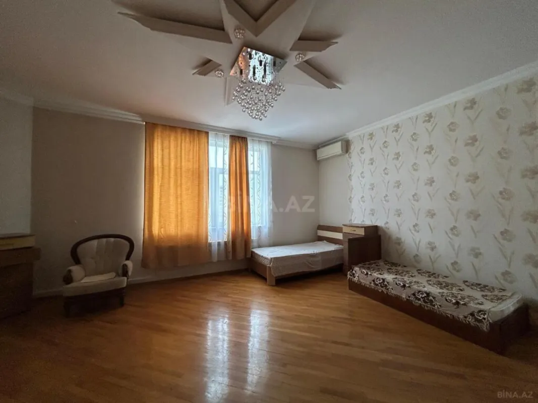 Satılır 3 otaqlı mənzil 145 m²