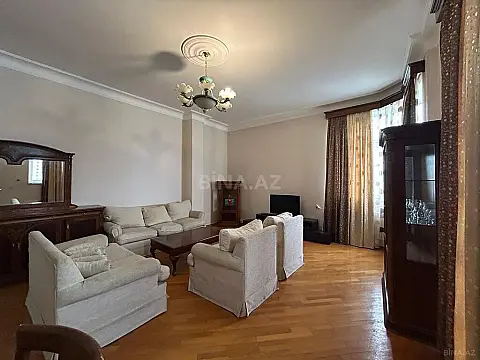 Satılır 3 otaqlı mənzil 145 m²
