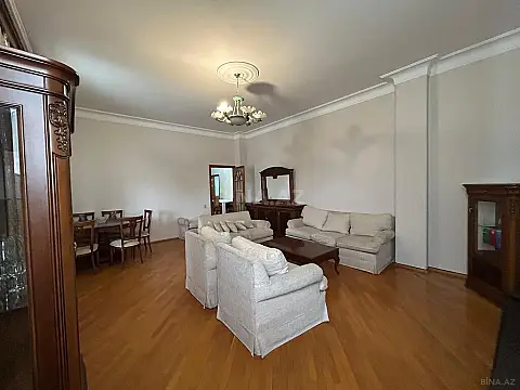 Satılır 3 otaqlı mənzil 145 m²