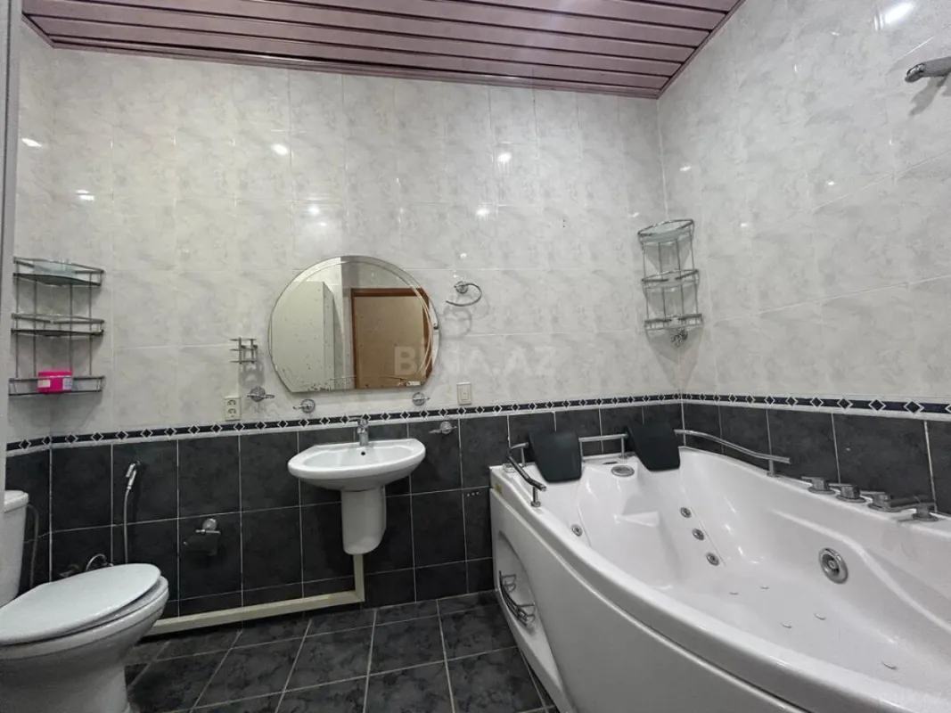 Satılır 3 otaqlı mənzil 145 m²