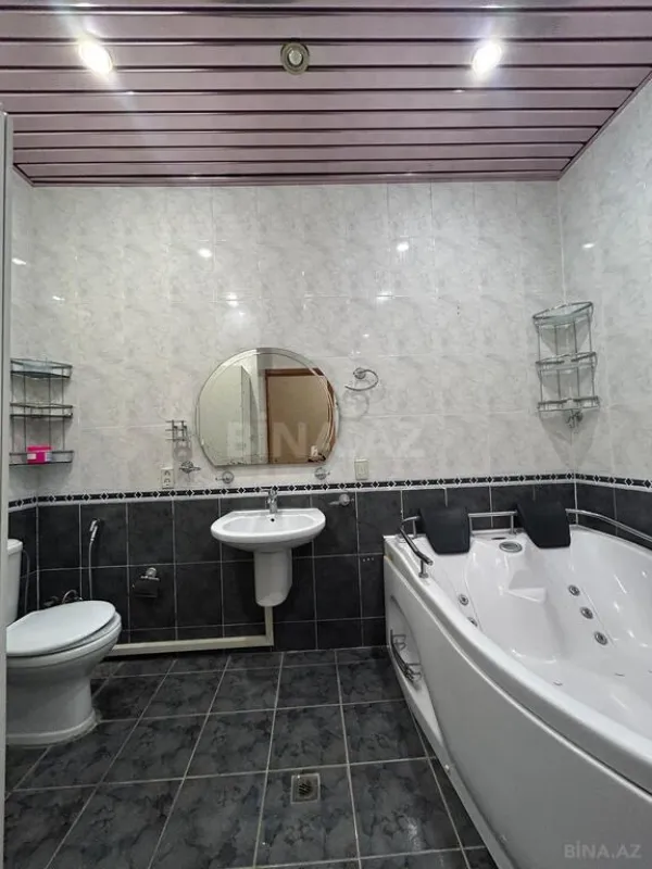 Satılır 3 otaqlı mənzil 145 m²