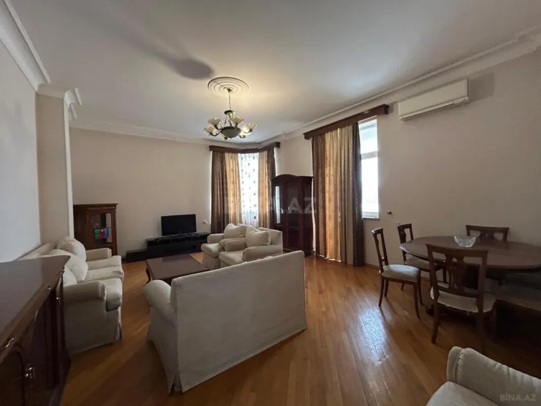 Satılır 3 otaqlı mənzil 145 m²