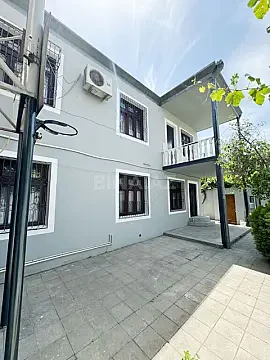 Kirayə verilir 10 otaqlı həyət evi 300 m² — Bakı 10 otaq 300.00 m²