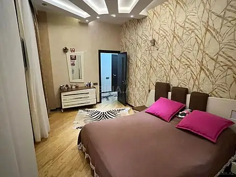 Satılır 4 otaqlı mənzil 160 m²
