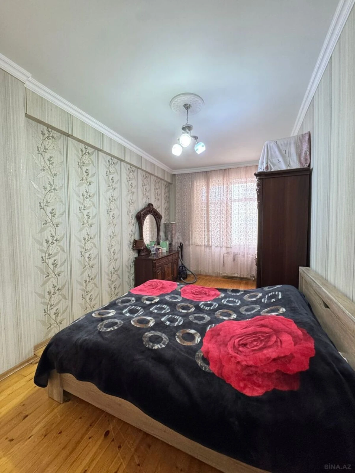 Satılır 3 otaqlı mənzil 105 m²