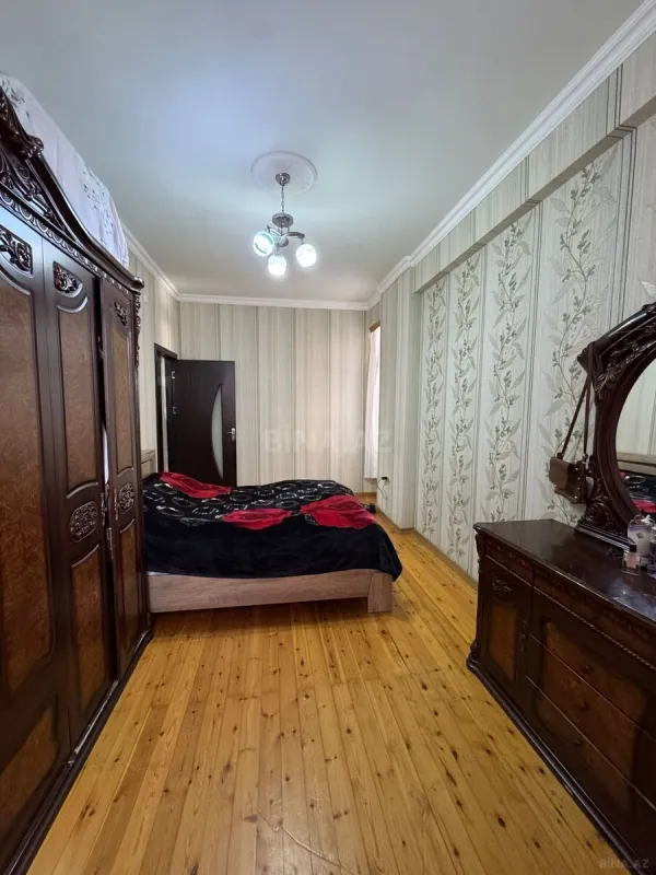 Satılır 3 otaqlı mənzil 105 m²