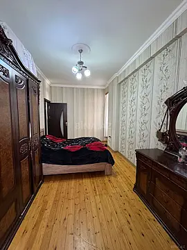 Satılır 3 otaqlı mənzil 105 m²