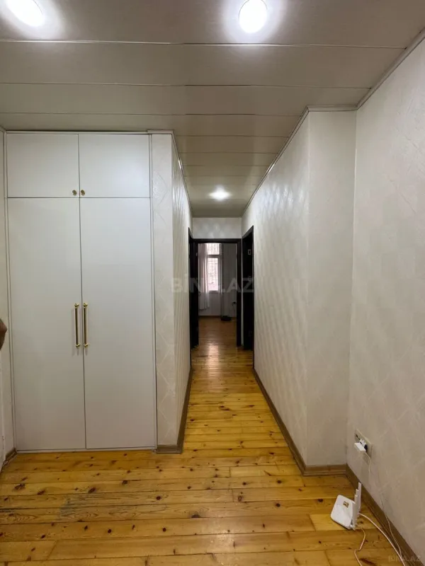 Satılır 3 otaqlı mənzil 105 m²