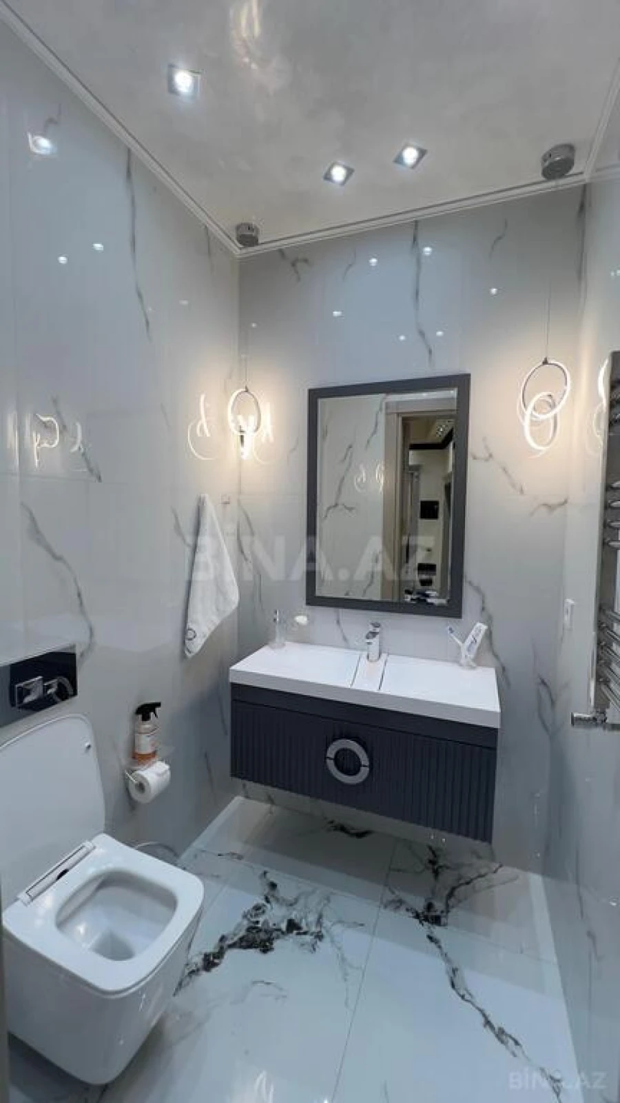 Satılır 3 otaqlı mənzil 140 m²