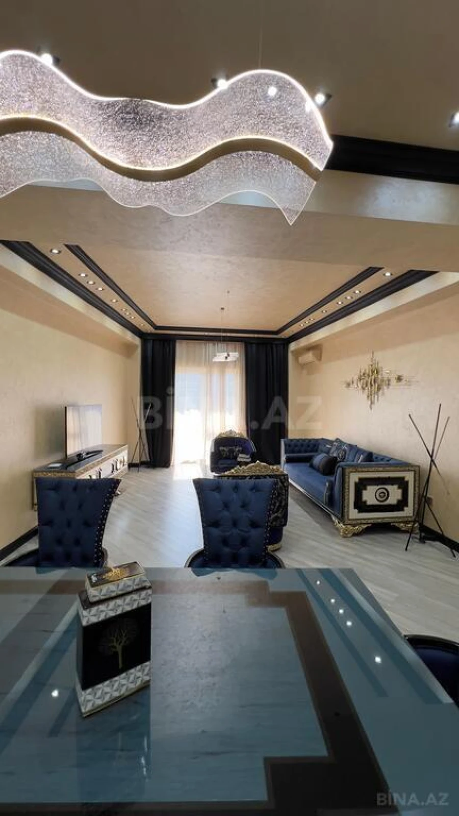 Satılır 3 otaqlı mənzil 140 m²