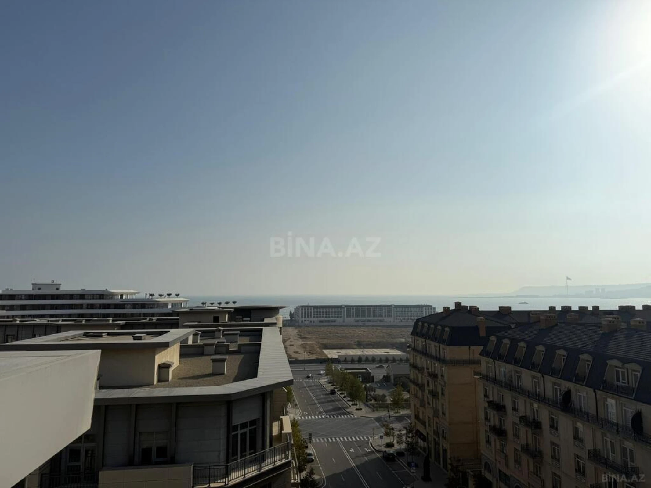 Satılır 8 otaqlı mənzil 750 m²