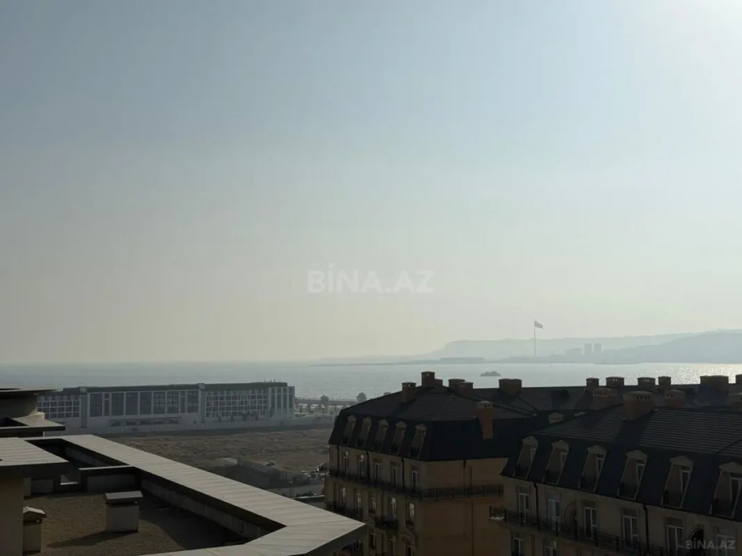 Satılır 8 otaqlı mənzil 750 m²