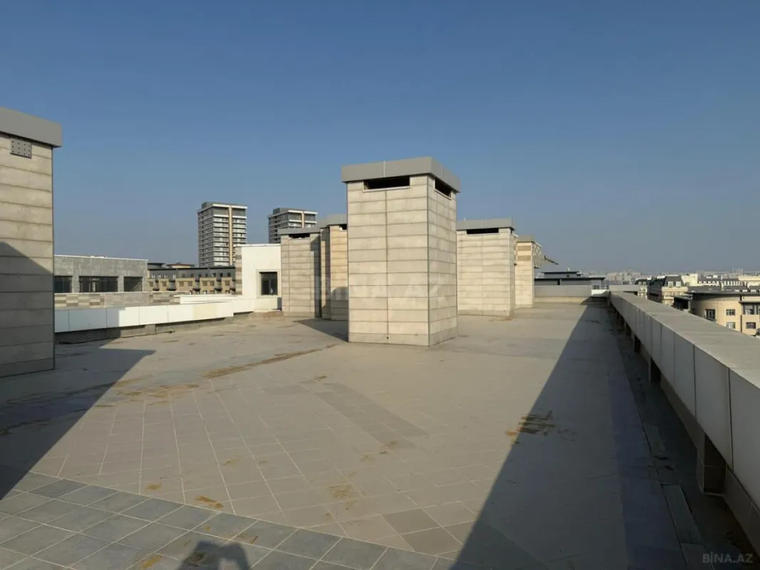 Satılır 8 otaqlı mənzil 750 m²