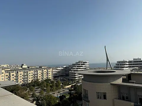 Satılır 8 otaqlı mənzil 750 m²