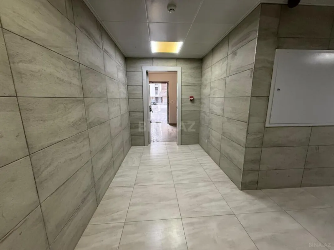 Satılır 8 otaqlı mənzil 750 m²