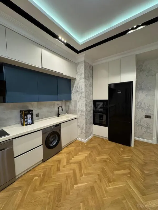 Kirayə verilir 2 otaqlı mənzil 95 m²