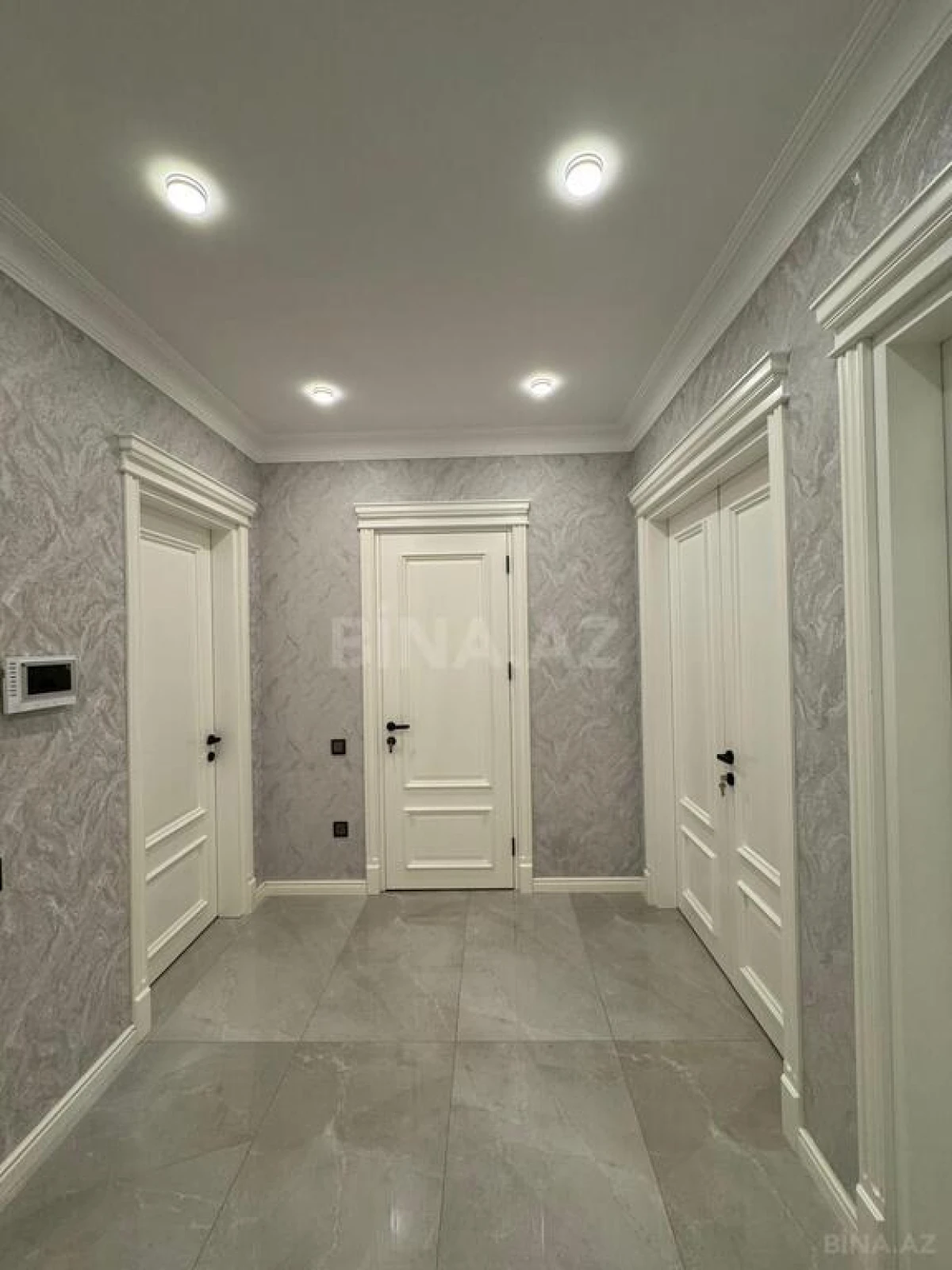 Kirayə verilir 2 otaqlı mənzil 95 m²