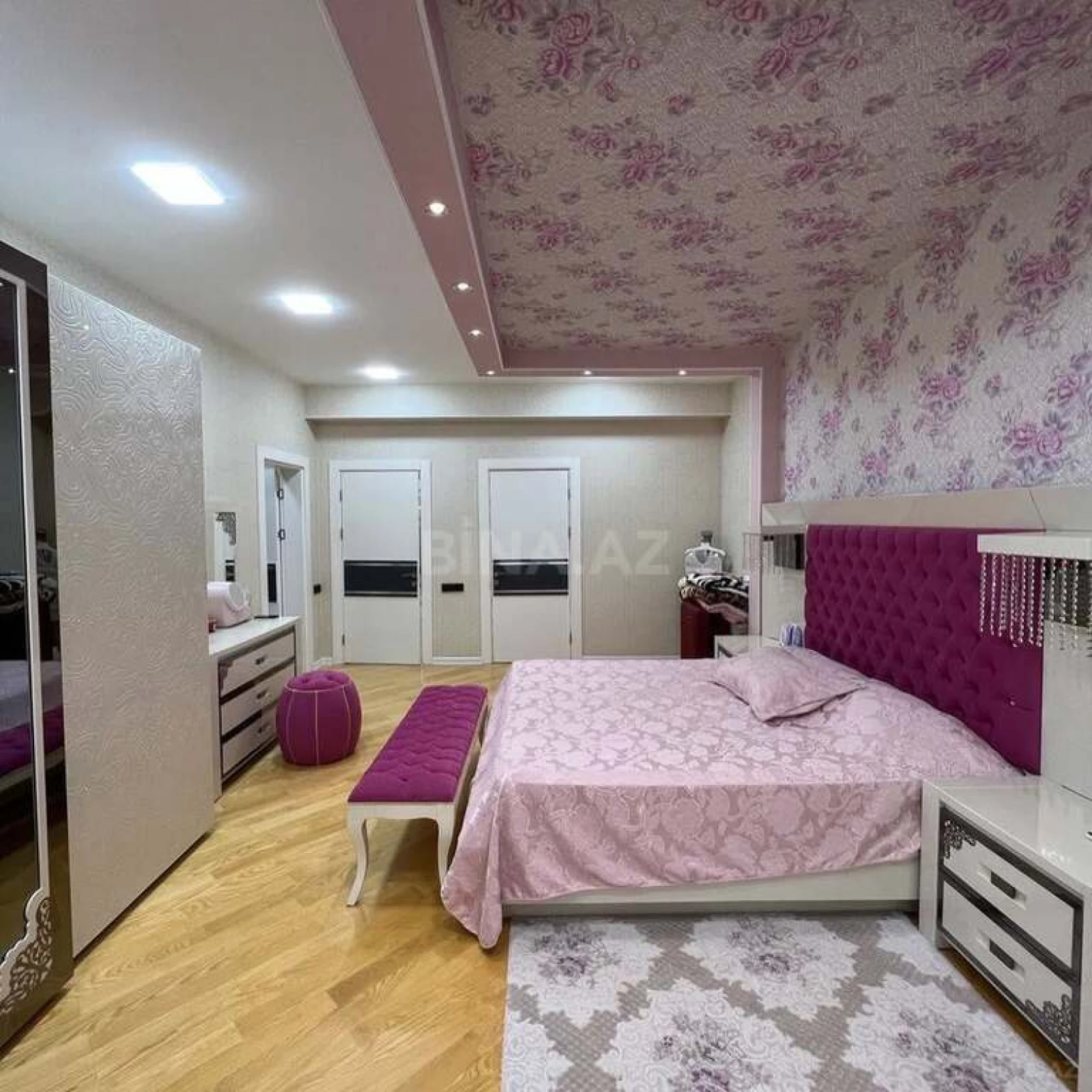 Satılır 5 otaqlı mənzil 226 m²