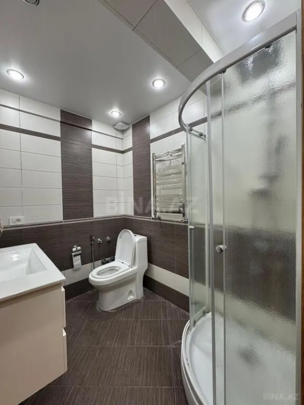 Satılır 4 otaqlı mənzil 140 m²