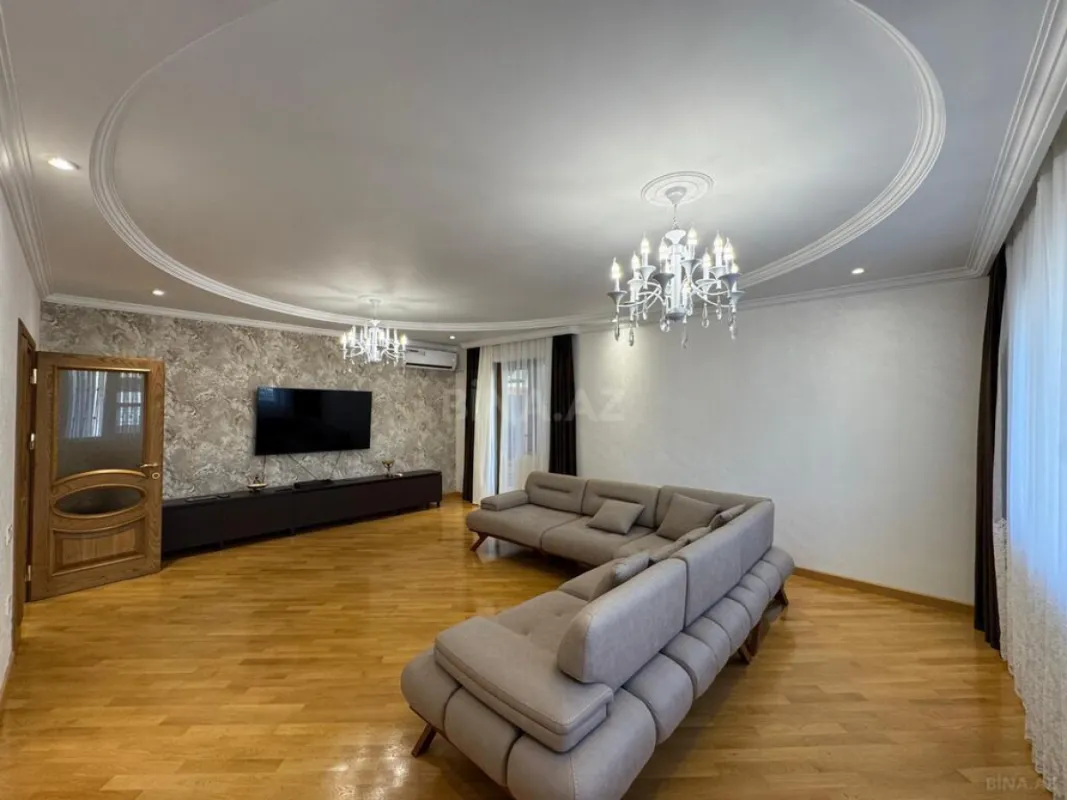 Satılır 4 otaqlı mənzil 140 m²